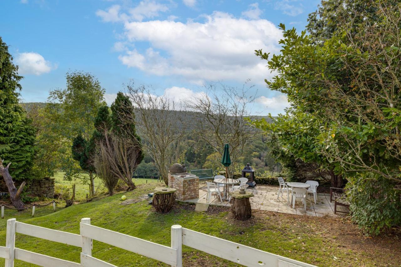 Family Country Cottage With A Private Valley View Scarborough Exteriör bild