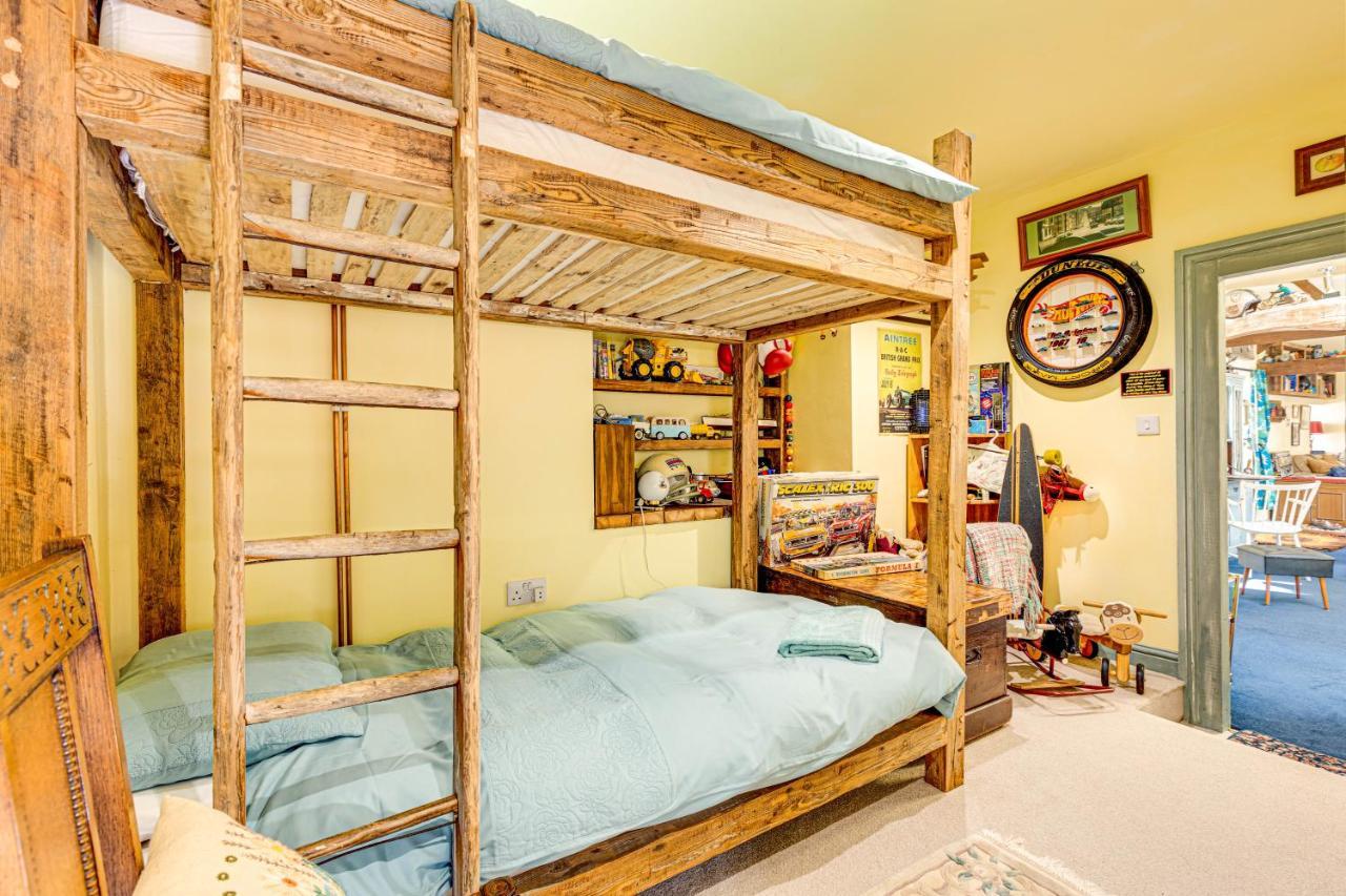 Family Country Cottage With A Private Valley View Scarborough Exteriör bild
